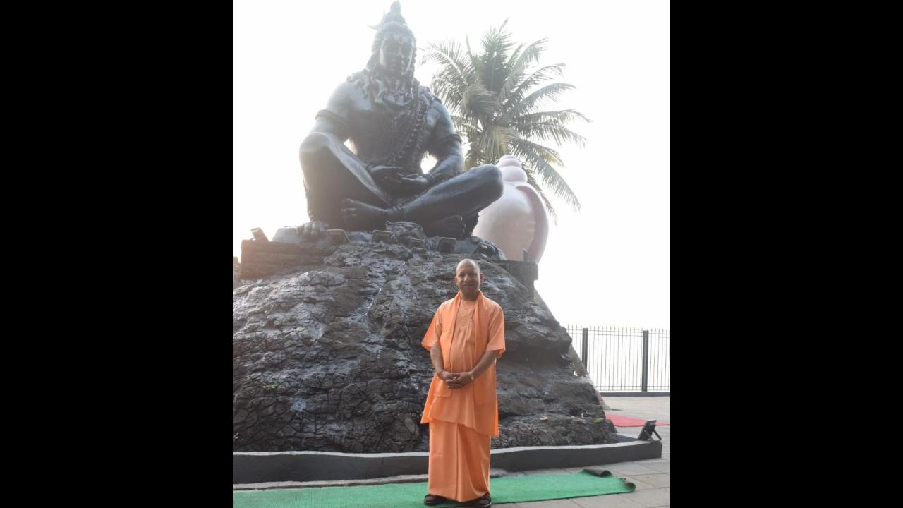 Yogi also stood at the huge statue of Lord Shiva sitting in a meditation posture installed outside the temple recently